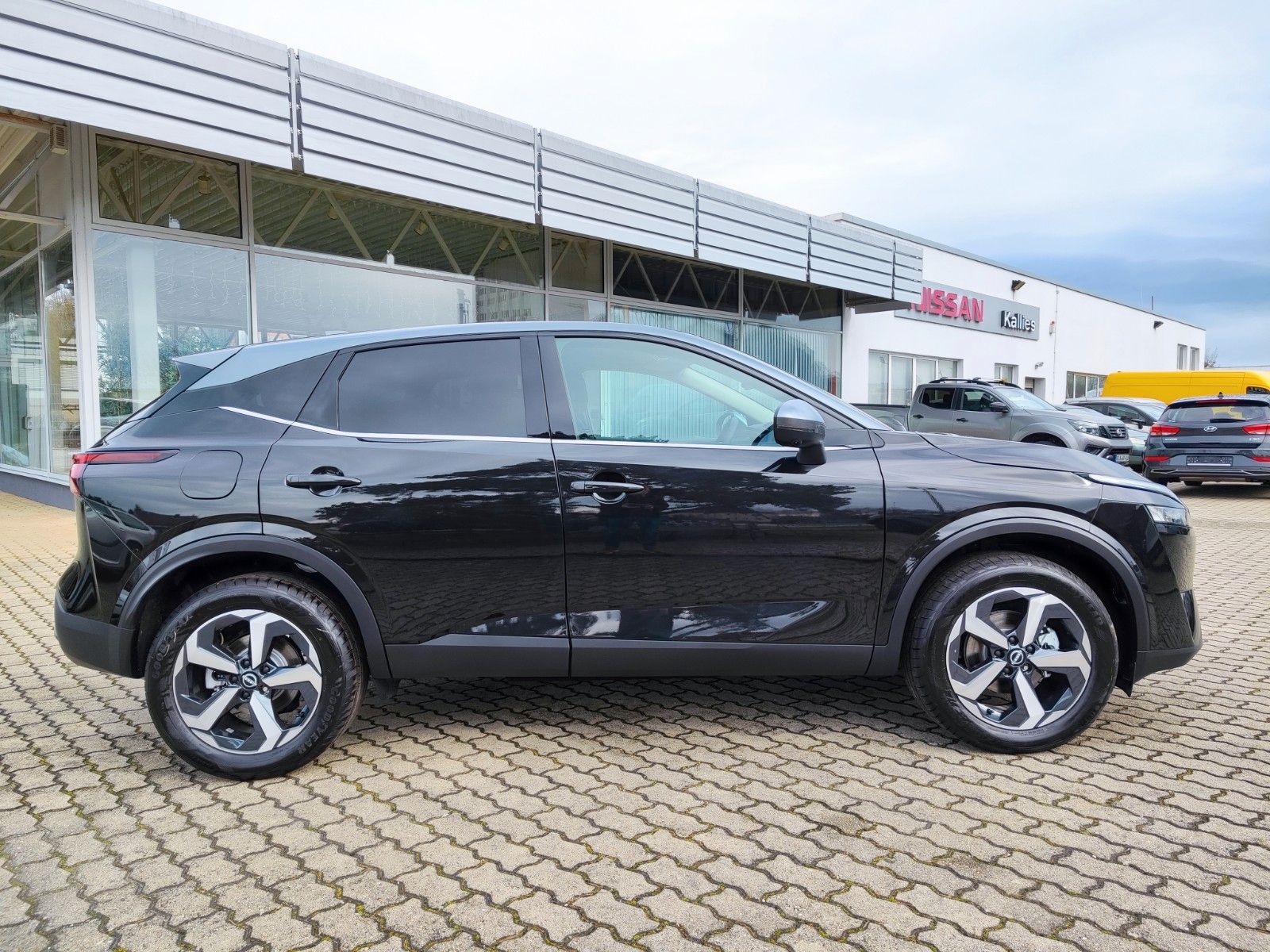 Fahrzeugabbildung Nissan Qashqai 1.3 DIG-T Xtronic Tekna HEAD-UP+PROPILOT