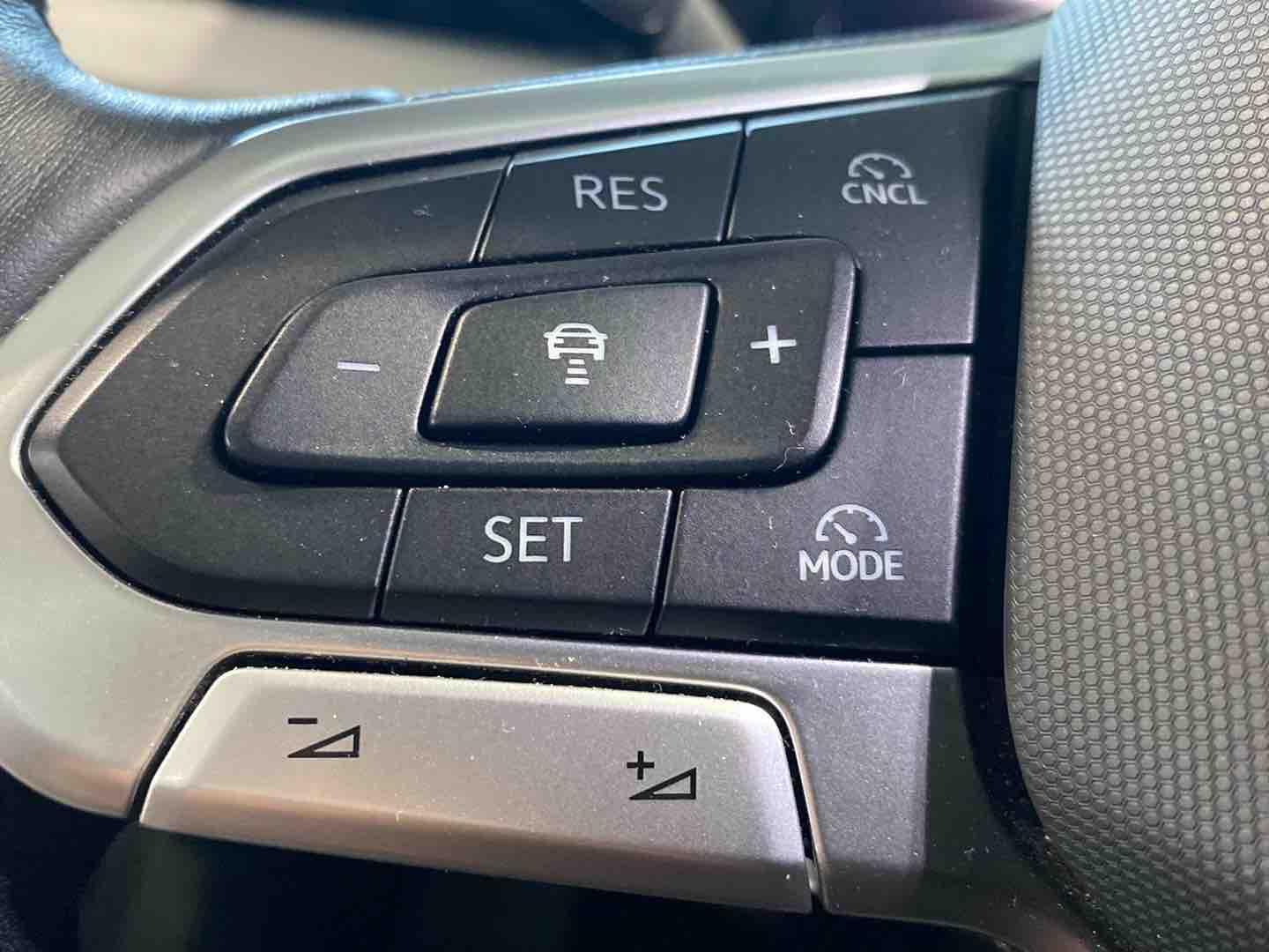 Volkswagen Golf VIII LIM. 1.5 TSI LIFE ACC SHZ PDC LED-SCHE, миниатюра 11