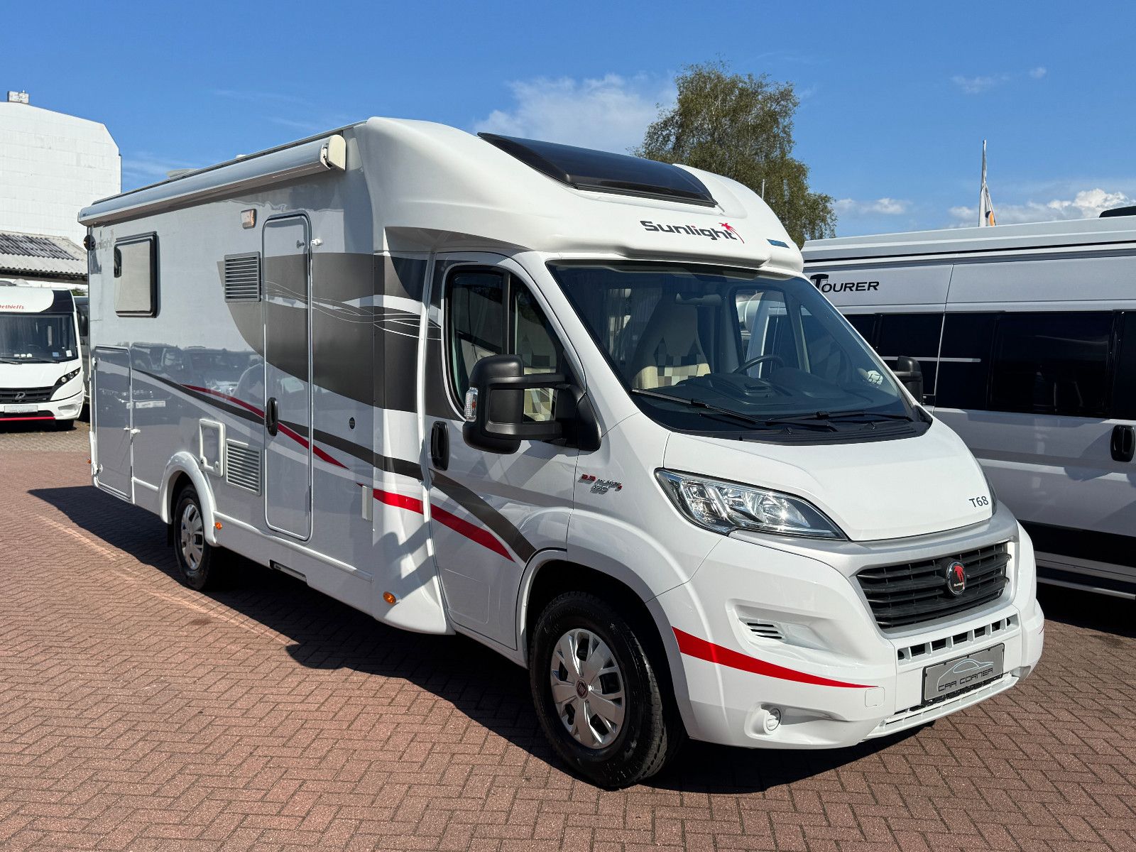 Fahrzeugabbildung Sunlight T 68 FIAT DUCATO NAVI KAMERA SAT TV EB & HUBBETT