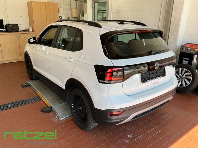 Fahrzeugabbildung Volkswagen T-Cross Life 1.0 TSI  Musikstreaming DAB Spurhal