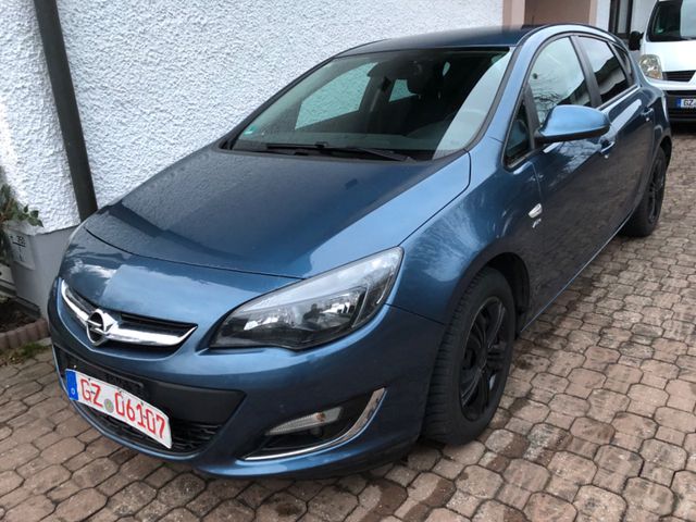 Opel Astra J Lim. 5-trg. Active.Tüv NEU