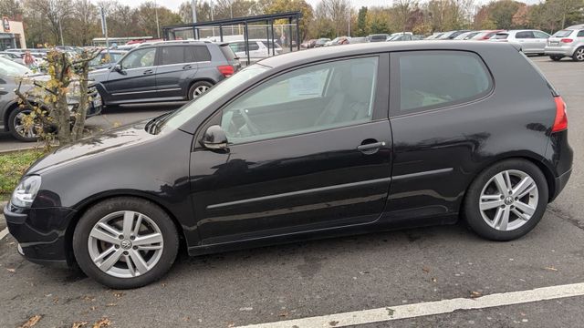 Volkswagen VW GOLF 5  1.4 Benziner Sportlich Schwarz ...