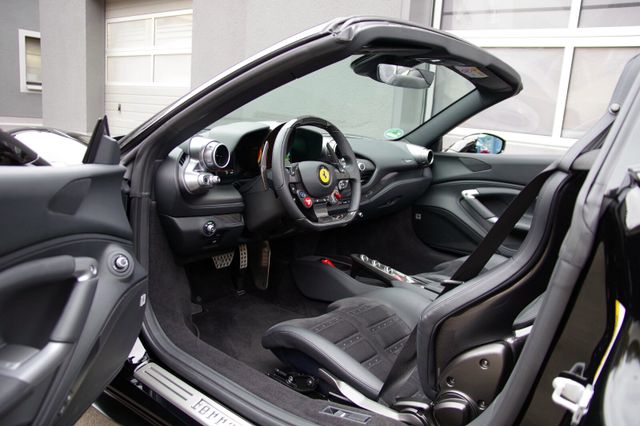 Ferrari F8 Spider*Lift,Racing-Seats,Carbon,JBL,Dt. Ausl.