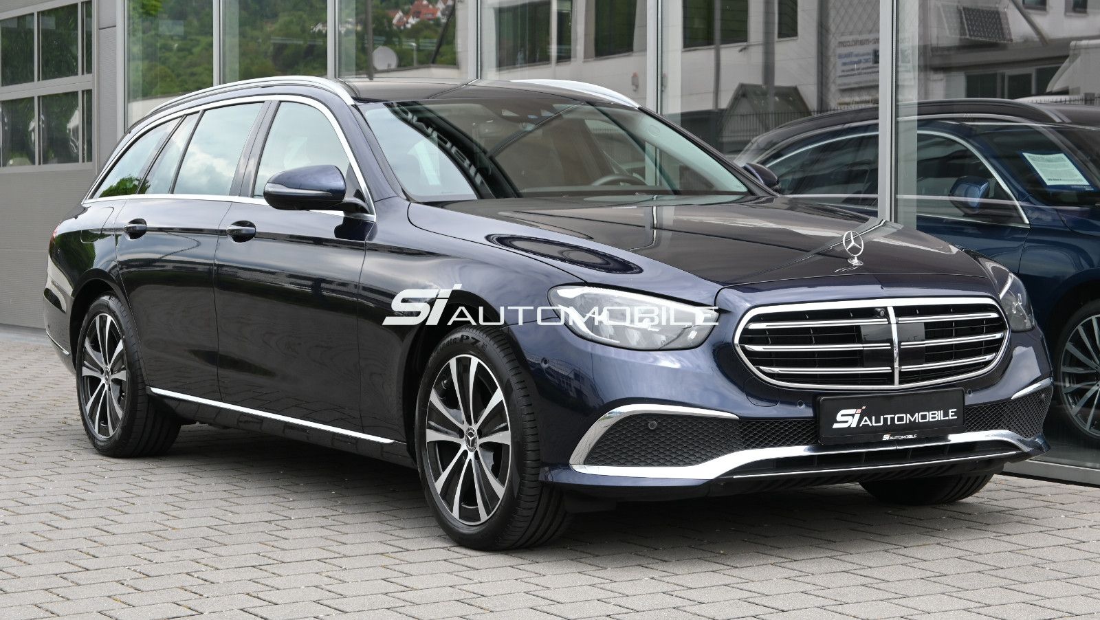 Fahrzeugabbildung Mercedes-Benz E 220 d T 9G-Tr. Exclusive °ACC°AHK°HEAD-UP°MEMO
