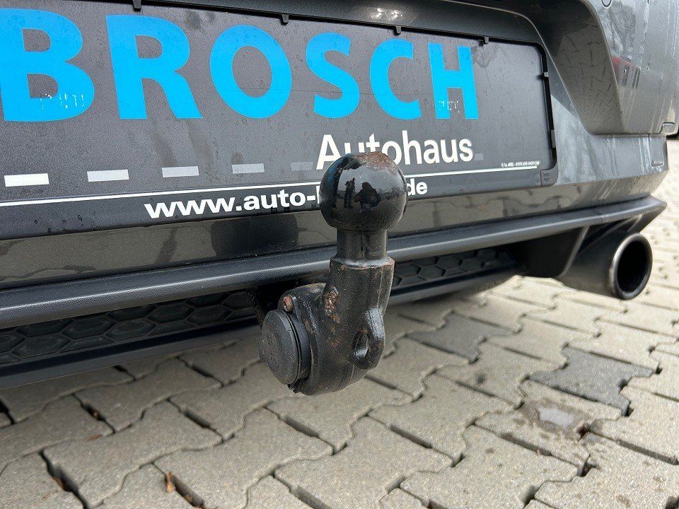 Fahrzeugabbildung Volkswagen GOLF VII 2.0 TSI GTI AHK/SCHWENK STANDH GARANTIE