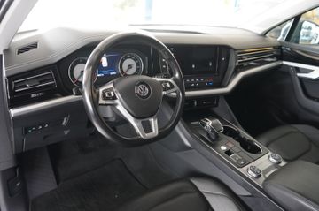 Volkswagen Touareg - 12