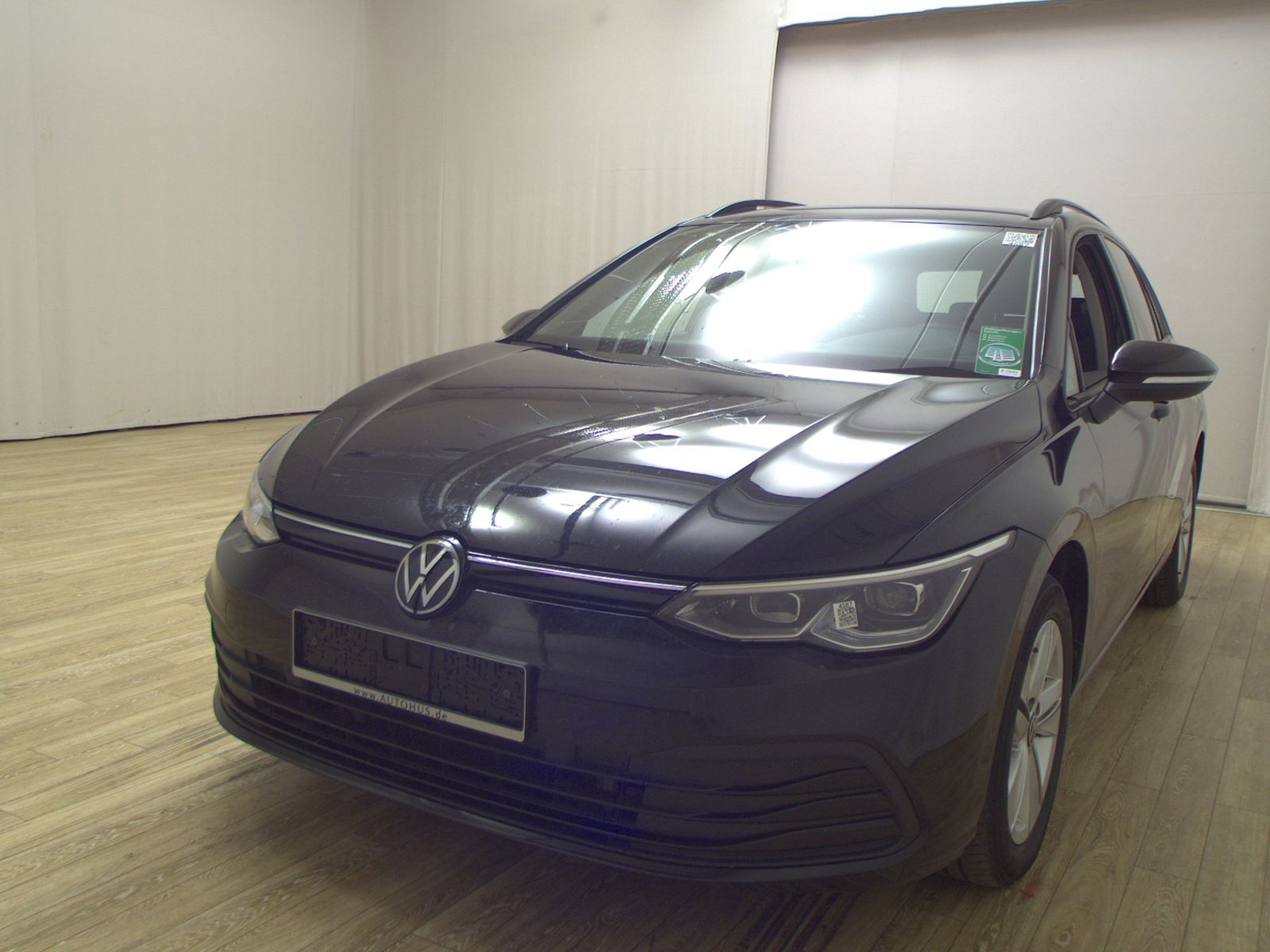 Volkswagen Golf-8 Var. 2.0 TDI Life Navi DC LED+ ACC imagem 2