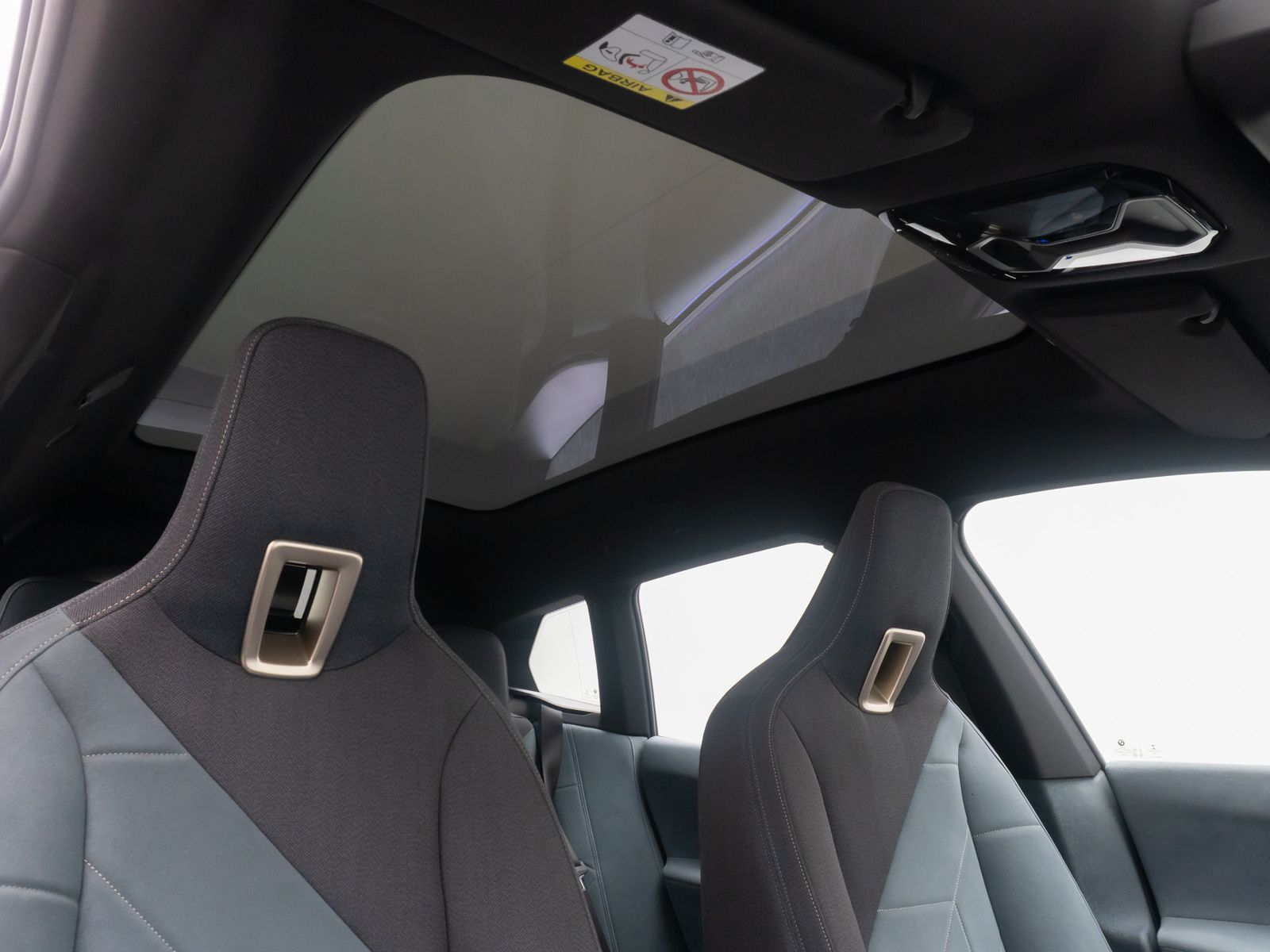 Fahrzeugabbildung BMW iX xD40 Sport AHK SkyLounge 360° DAB H/K 22Zoll
