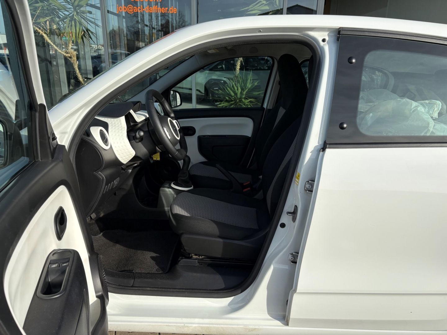 Fahrzeugabbildung Renault Twingo Life Bluetooth Tel.-Vorb. Berganfahrass.