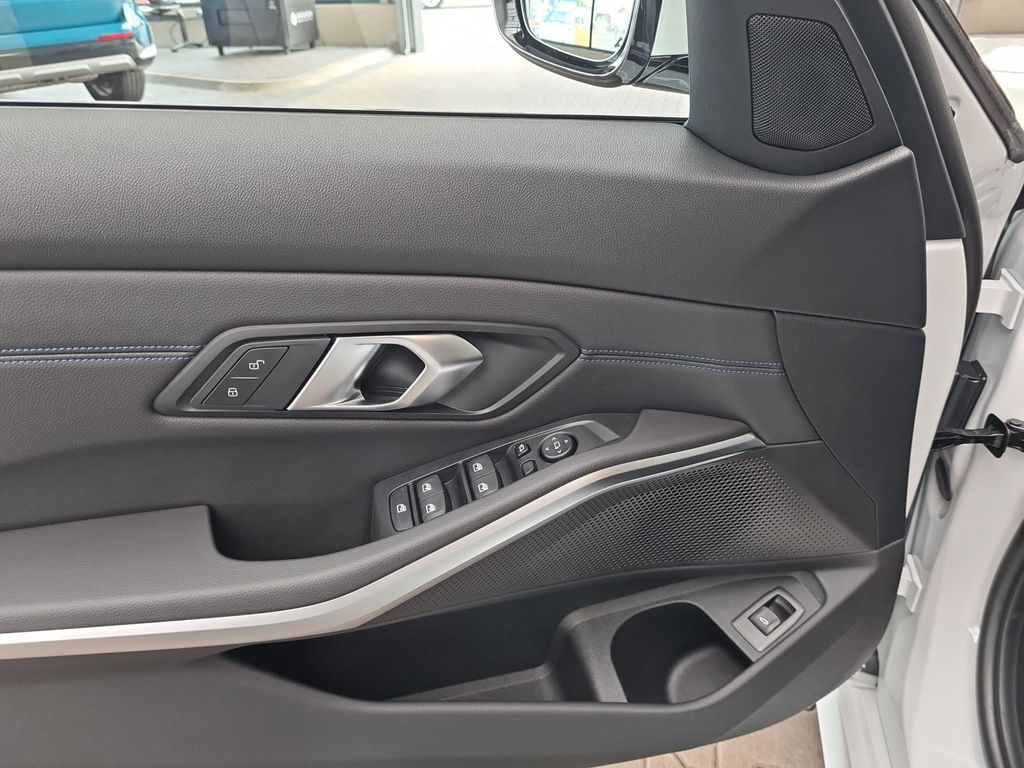 BMW 320 d xDrive M-Sport LED HiFi DAB AHK RFK uvm.