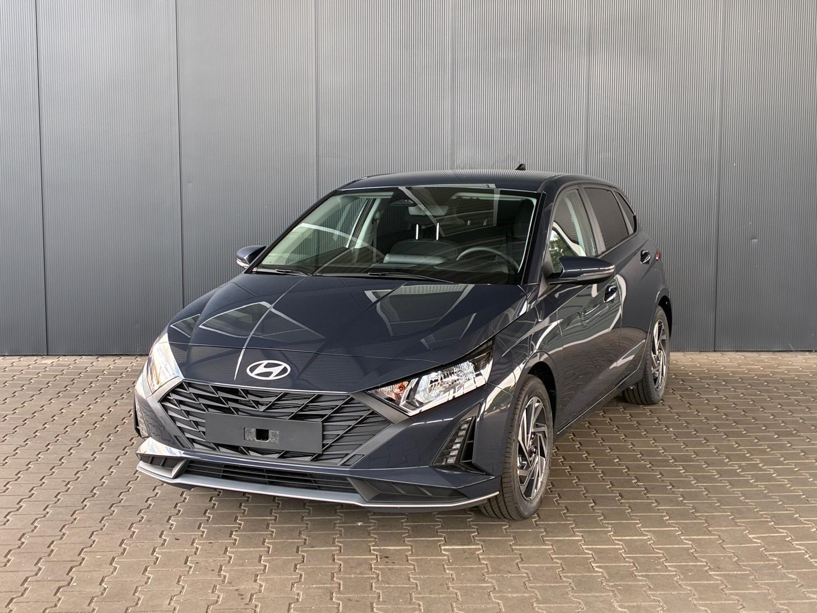 Hyundai i20 Pure 1.2 MPI / Navi / PDC Hinten + Kamera / 
