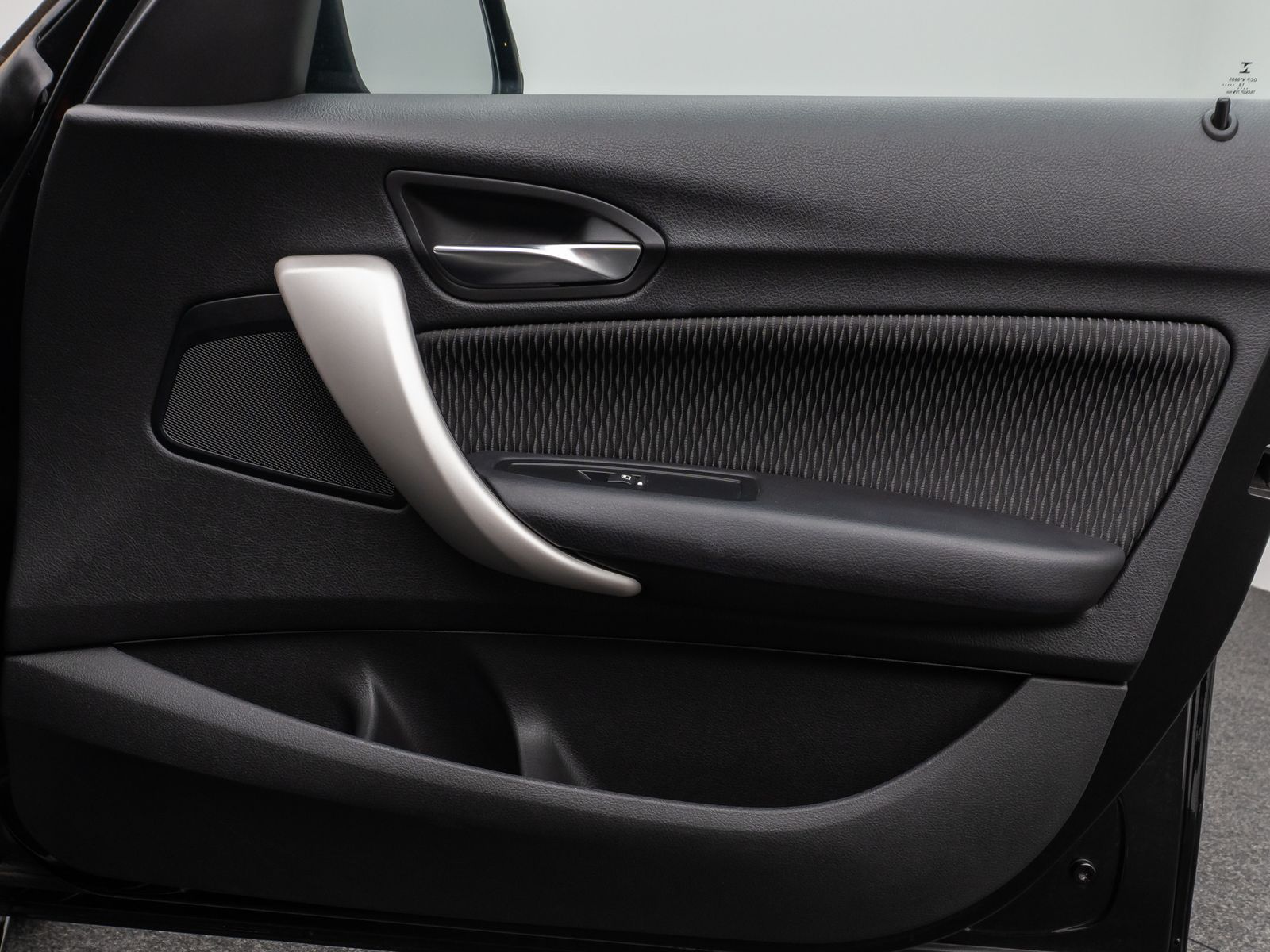 Fahrzeugabbildung BMW 118i PDChinten Sitzheizung Geschwindigkeitsreg.