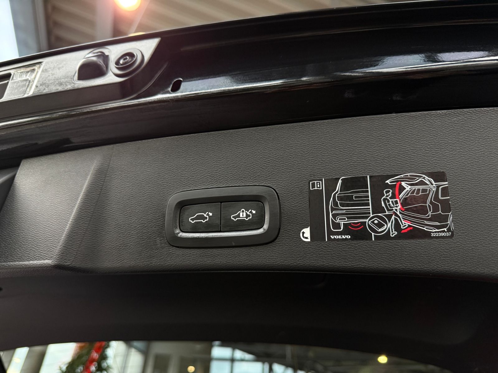 Fahrzeugabbildung Volvo XC40 R Design H/K ACC AHK KAM