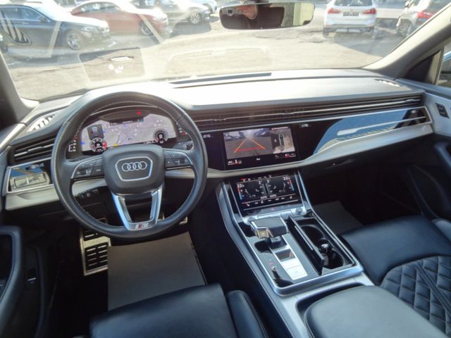 Fahrzeugabbildung Audi Q8 quattro/S-Line/Matrix/360/S-Sitze/B&O/AHK/