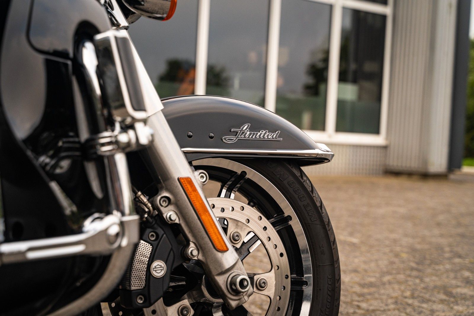 Fahrzeugabbildung Harley-Davidson FLHTK E-Glide Ultra Limited - Jekill -