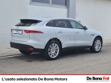Jaguar F-Pace - 4