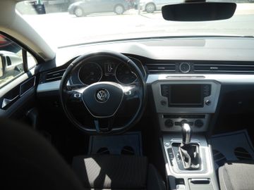 Volkswagen Passat Variant - 11