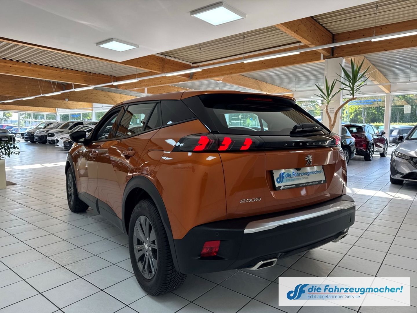 Fahrzeugabbildung Peugeot 2008 Active Pack 1.2 PureTech 130 LED Apple CarP