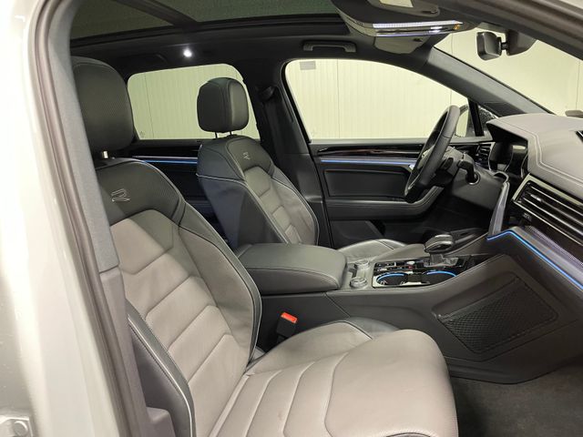 Touareg R-Line 3.0 TDI 4M PANO AHK STNDHZG