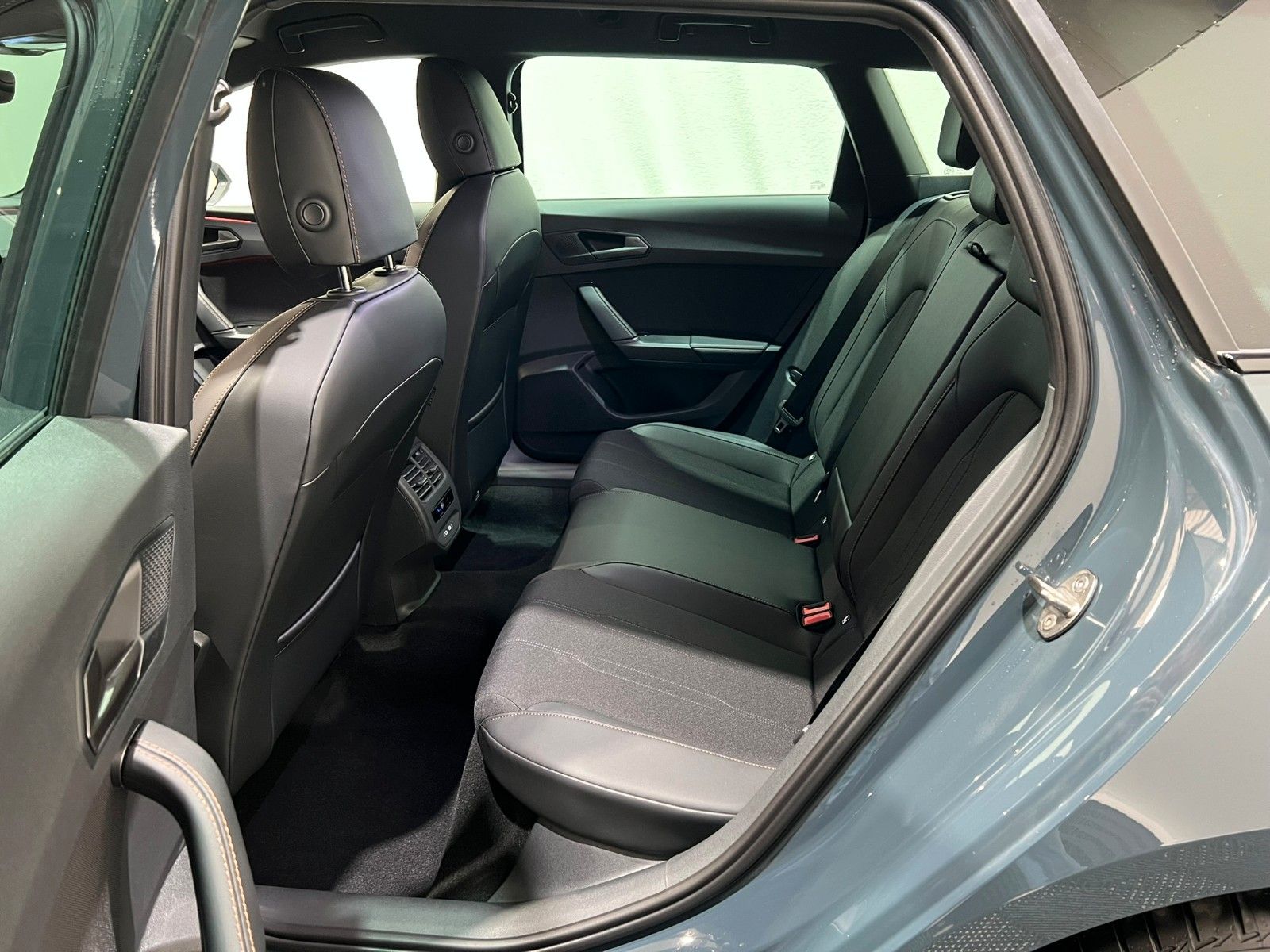 Fahrzeugabbildung CUPRA Leon Sportstourer 1.5 TSI - ACC - Keyless - RFK