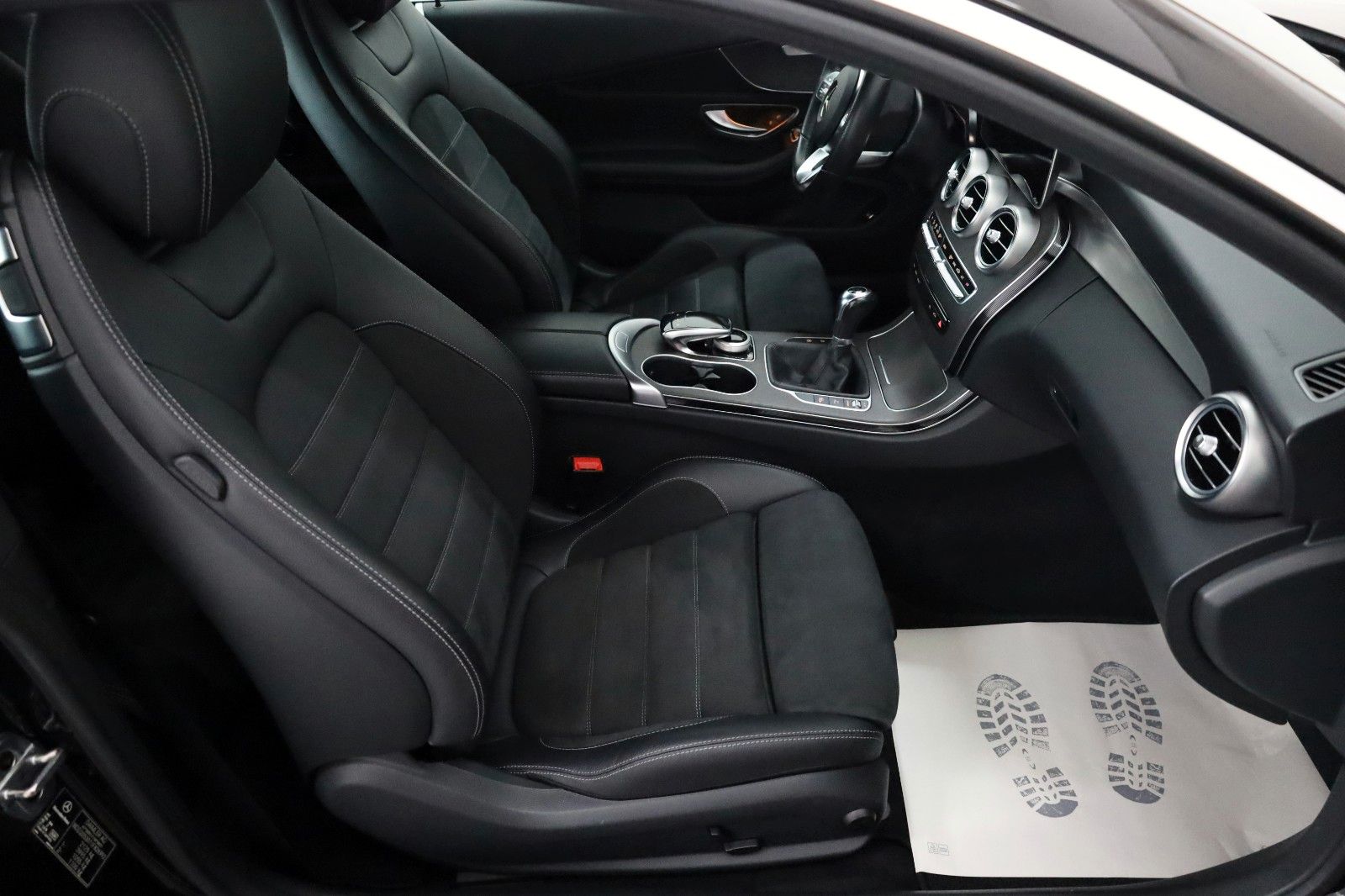 Fahrzeugabbildung Mercedes-Benz C 200 d Coupe, AMG-Line,Navi,Kamera,CarPlay,+WR