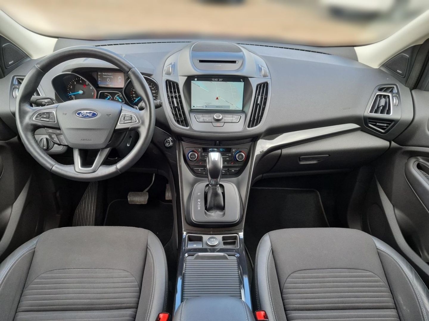 Fahrzeugabbildung Ford Kuga Titanium 1.5 AT Klima Rückfahrkamera PDC