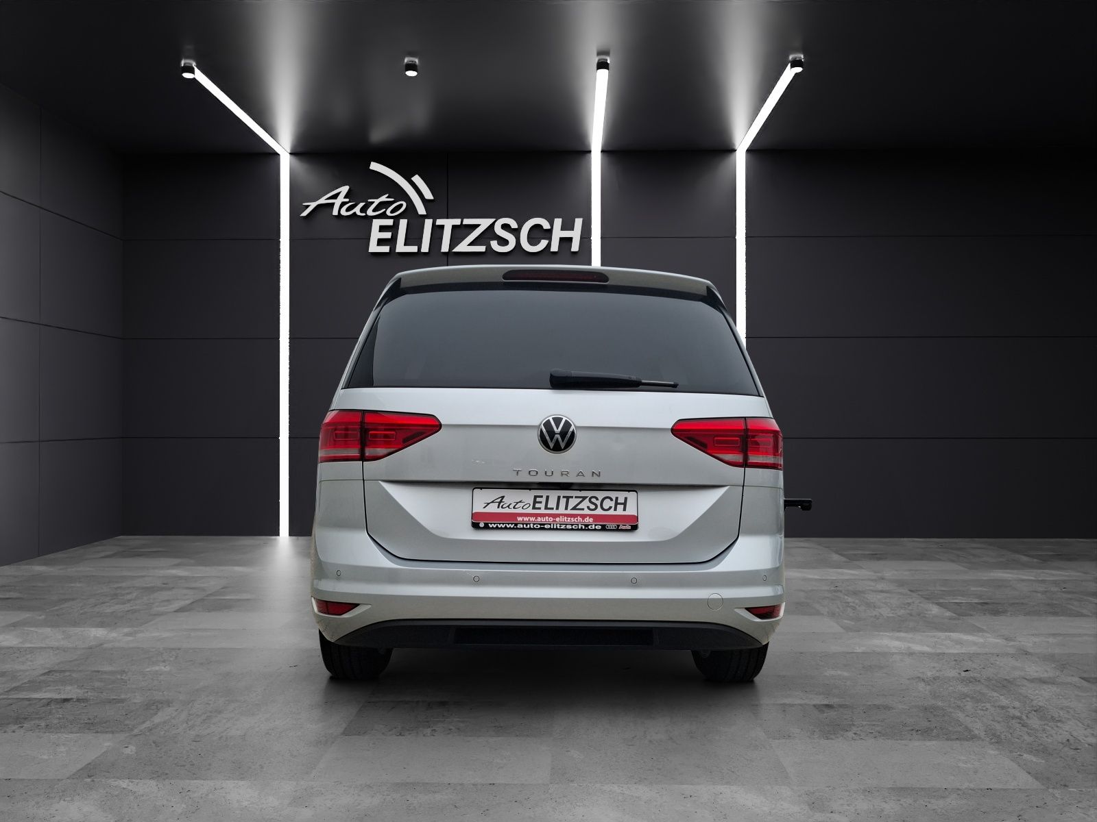 Fahrzeugabbildung Volkswagen Touran TSI Comfortline LED AHK Navi ACC RFK SH