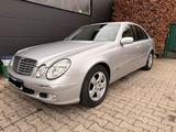 Mercedes-Benz E 200 KOMPRESSOR Benzin/Erdgas Elegance - Mercedes-Benz E 200 mit CNG-Antrieb: Automatik