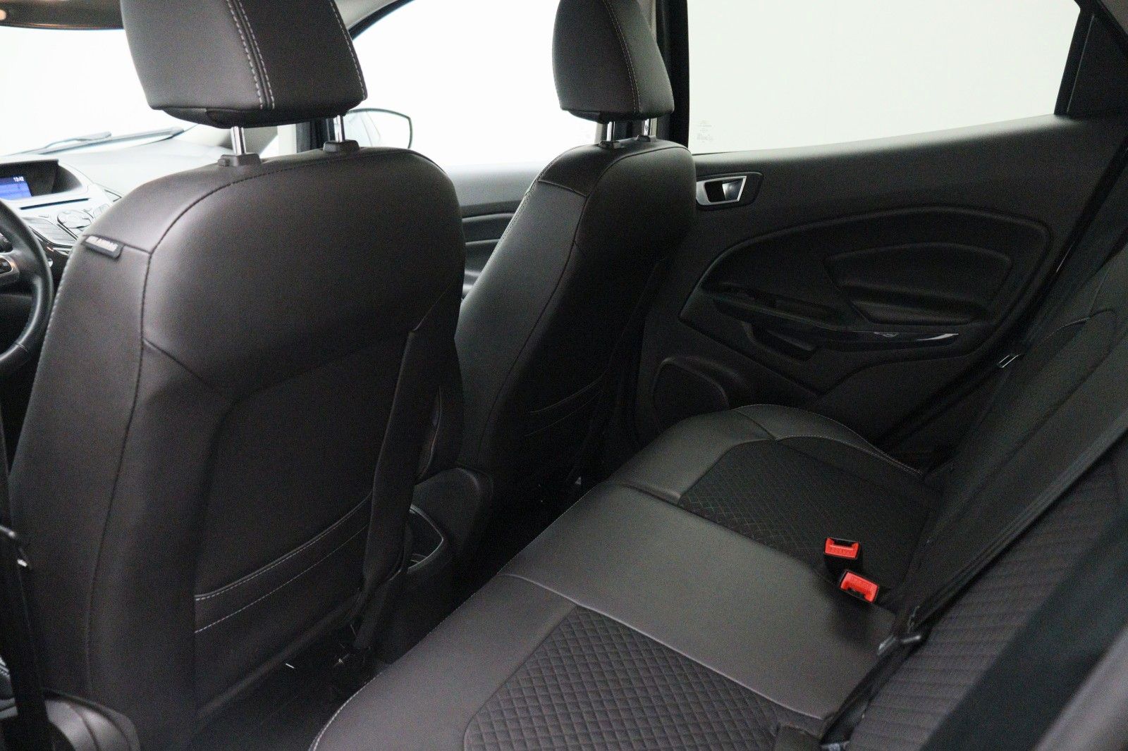 Fahrzeugabbildung Ford EcoSport 1.0 Titanium PDC TEMPO SHZ