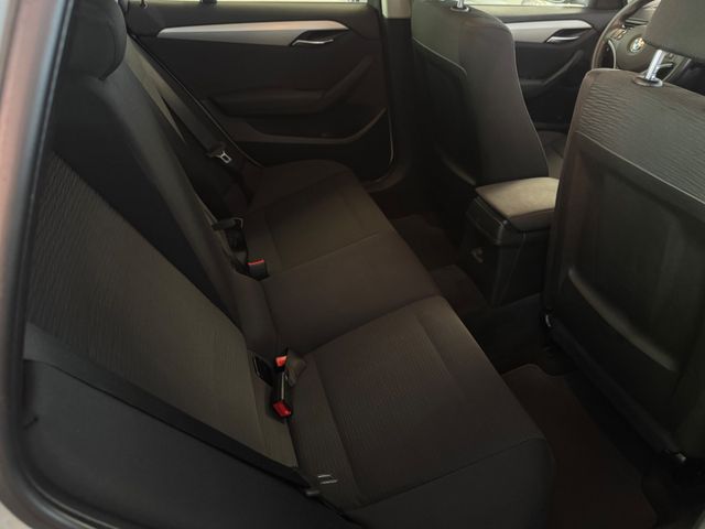 BMW X1 X1 sDrive 18i*NAVI*KAMERA*DAB*KLIMAAUTO*TÜV NEU - Bild 16