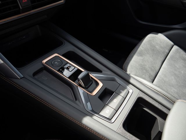 Leon 1.5 TSI MEMORY PDC KAMERA NAVI ACC LED