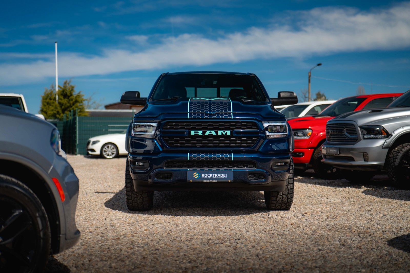 Fahrzeugabbildung Dodge RAM 5.7 V8 HEMI 4x4 BLUE EDITION Offroad LONGBED
