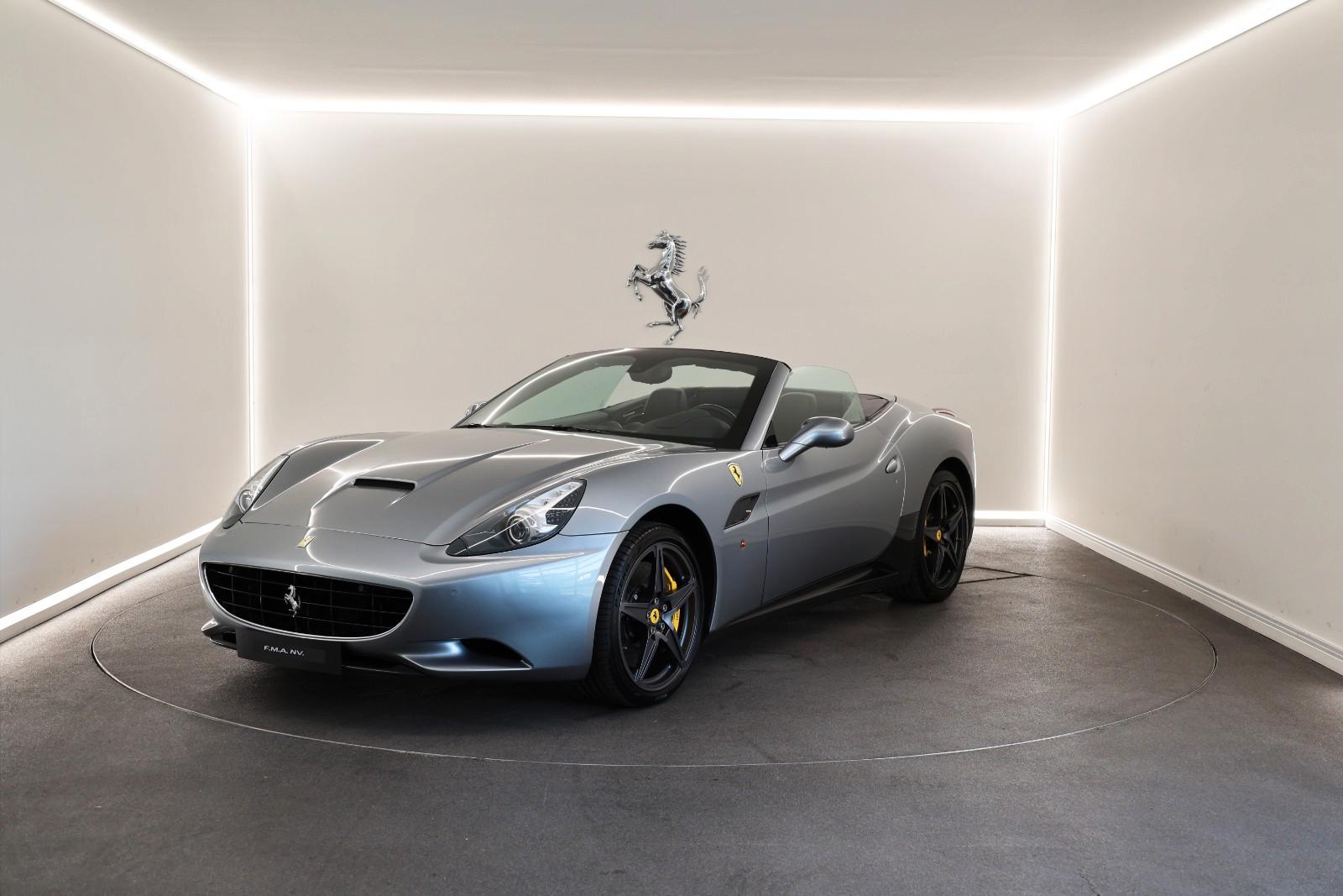 Ferrari California / Grigio Titainio / 1 Year Warranty