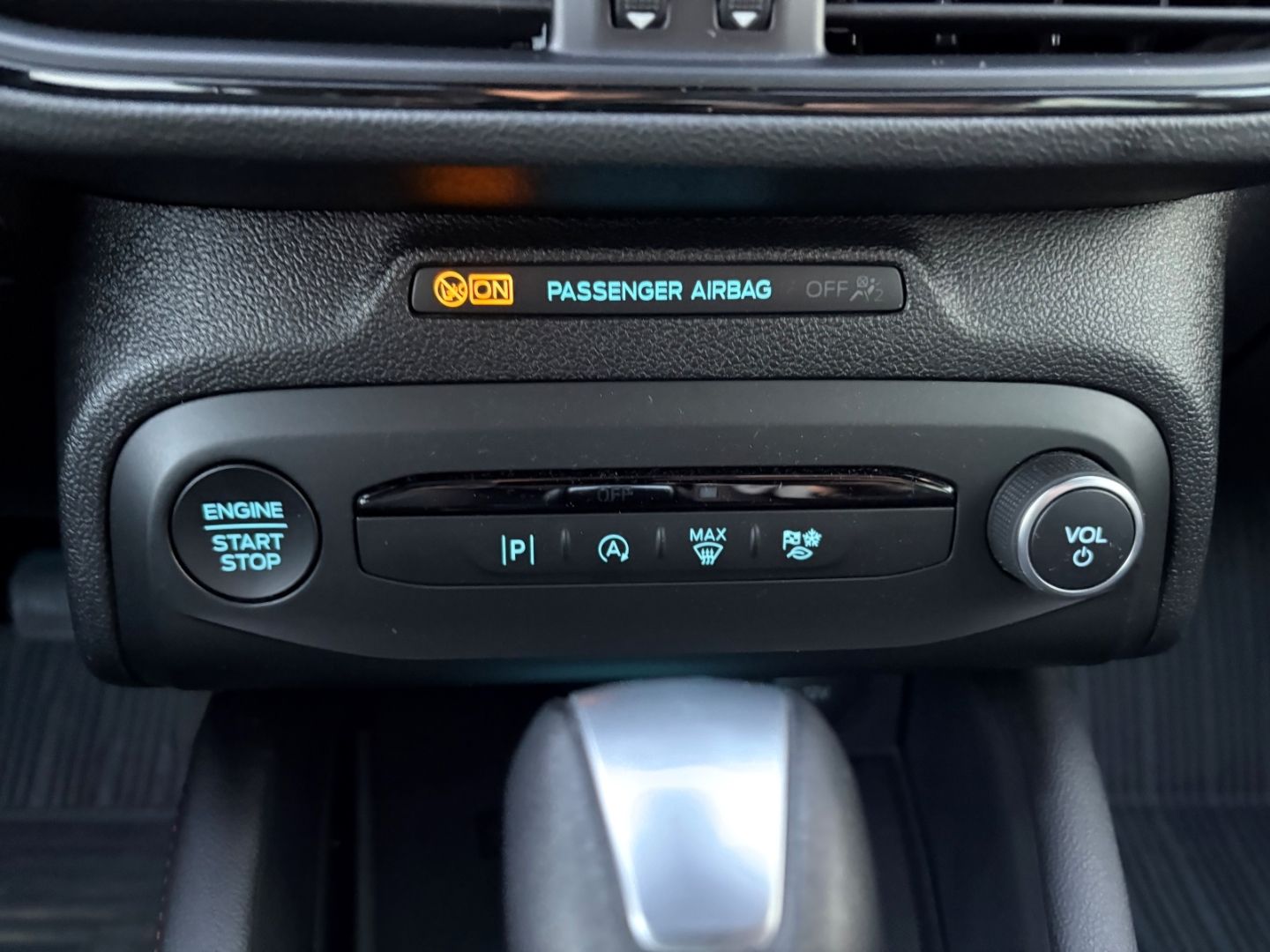 Fahrzeugabbildung Ford Focus Turnier ST-Line X MHEV AHK Kamera Navi LED