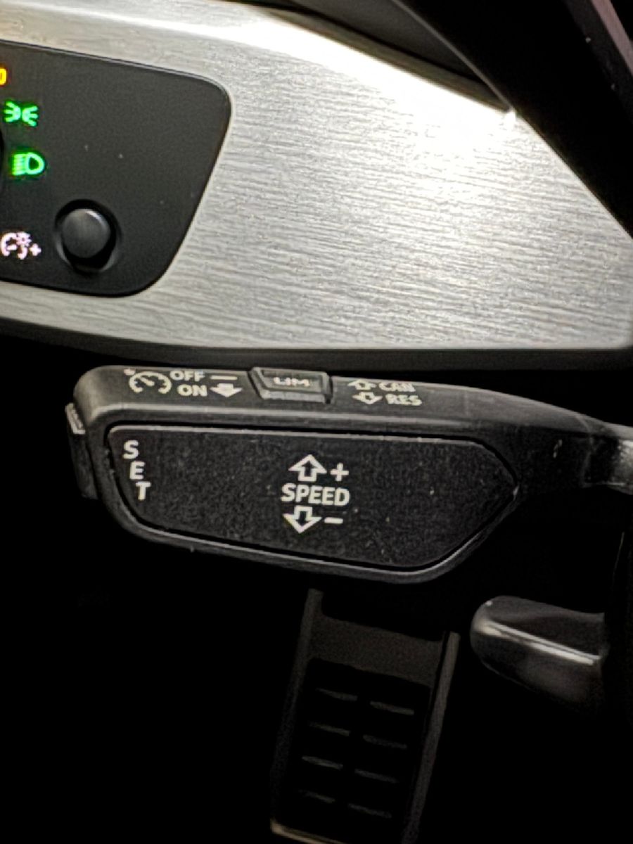 Fahrzeugabbildung Audi A4 35 TDI S-LINE BLACK RS4 SITZE MASSAGE VIRTUAL