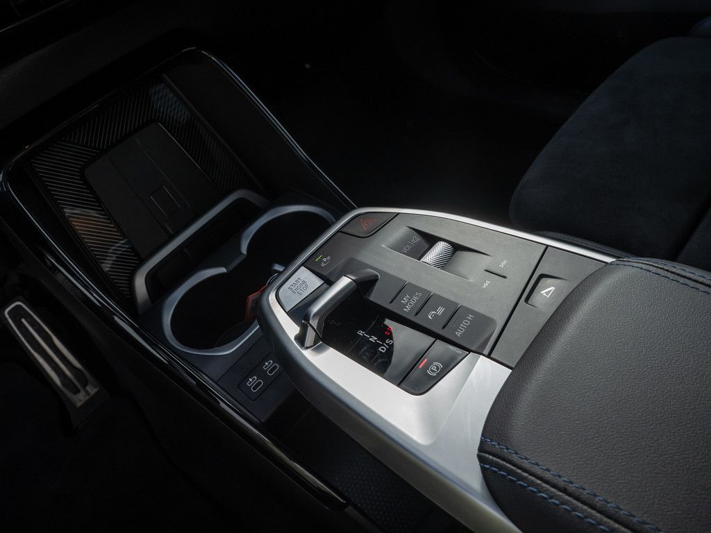 BMW X1 sDrive 18i M-Sport PANO AHK KAM LED SHZG foto 17
