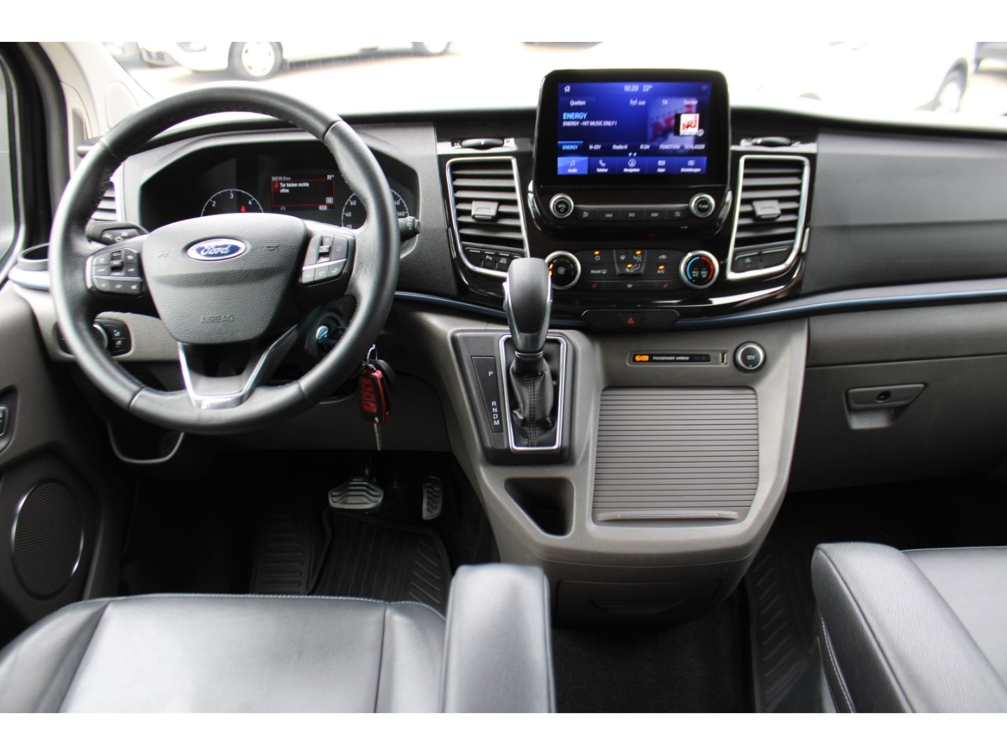 FORD Tourneo Custom 320 Titanium X 2.0 TDCi L2 Active - Image 13