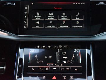Fahrzeugabbildung Audi Q8 55 TFSI quattro S-LINE+ SOFT CLOSE*360*PANO