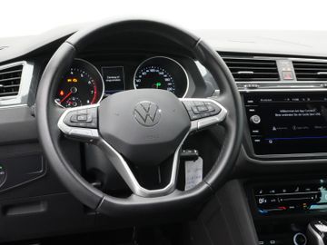 Volkswagen Tiguan - 11