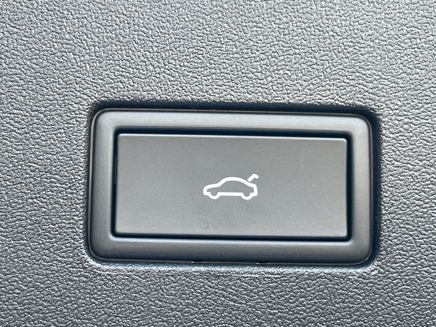 Tayron 1.5 TSI eHybrid DSG Black Style AHK/Pano