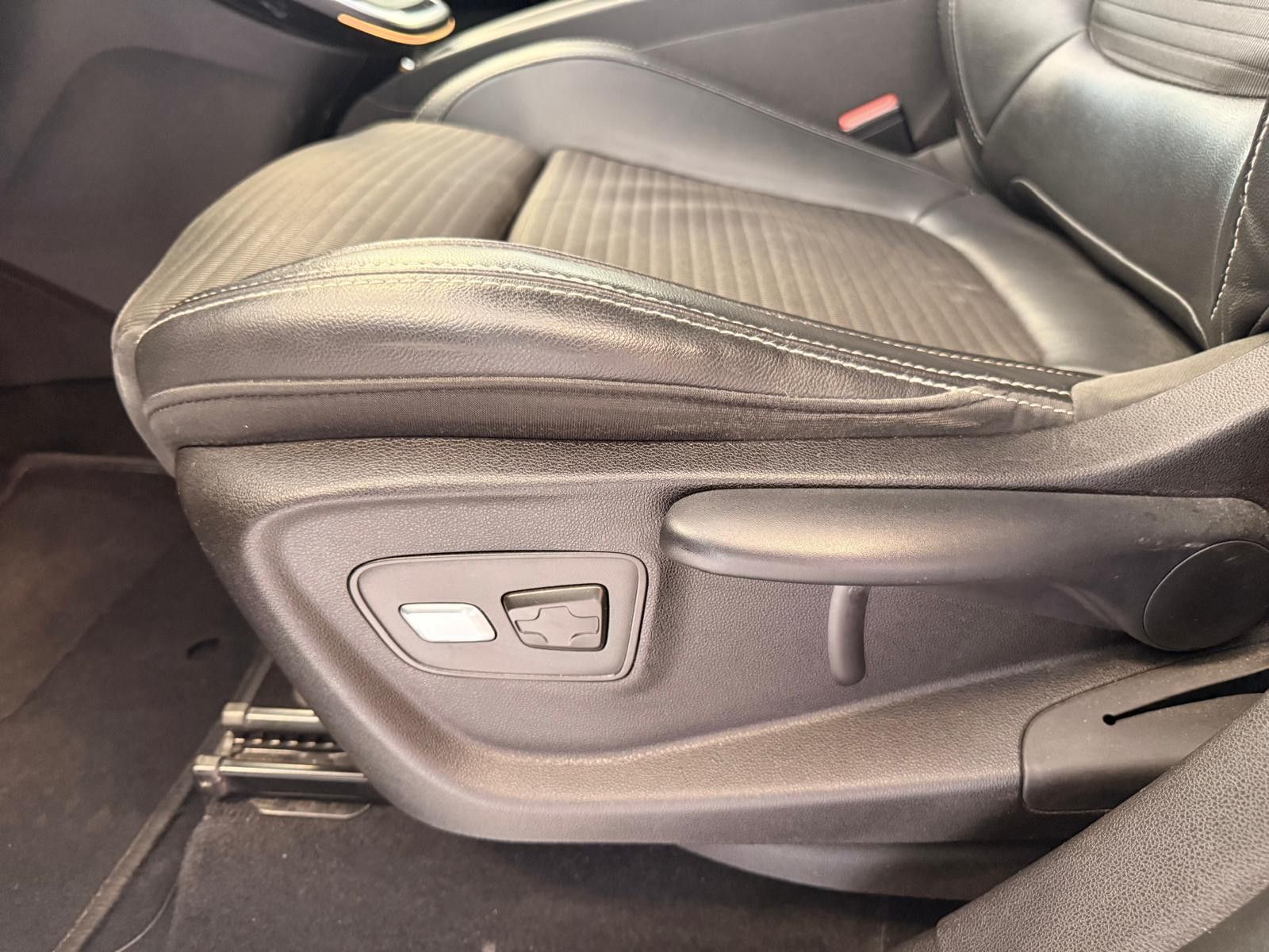 Fahrzeugabbildung Renault Scenic ENERGY dCi 160 EDC Bose Edition/ 7.SITZER