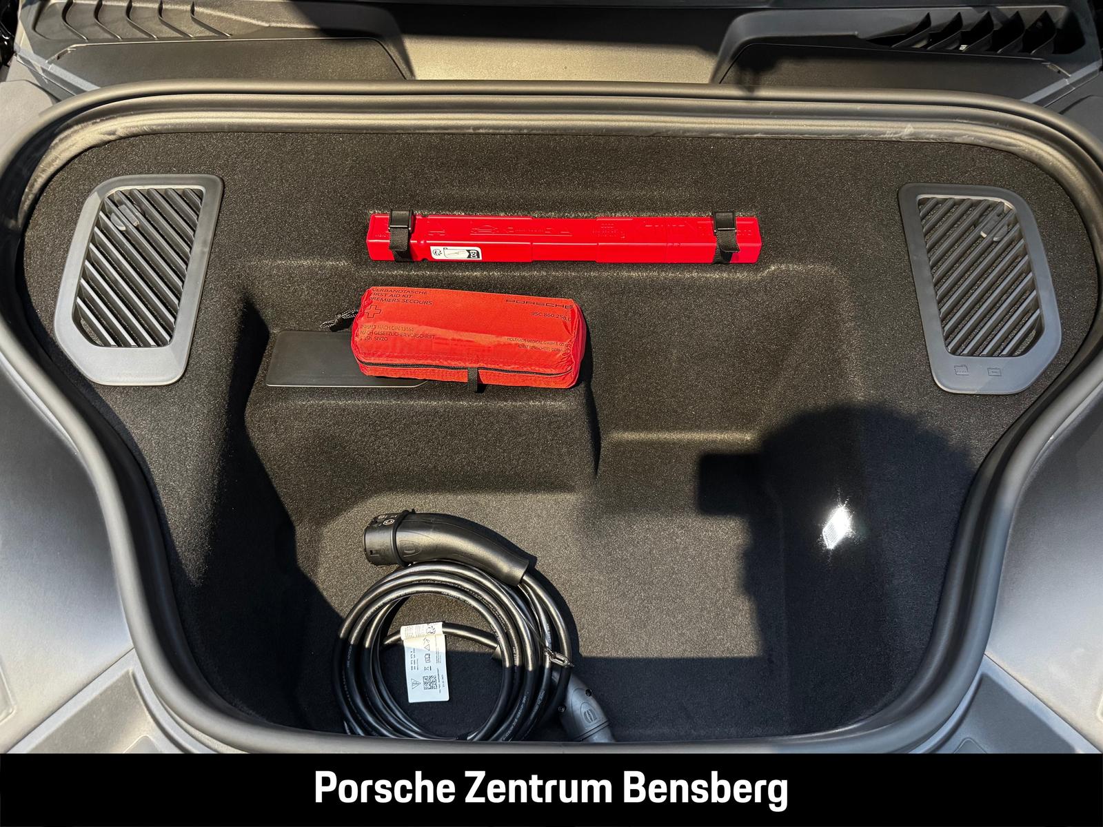 Porsche Macan 4S Electric