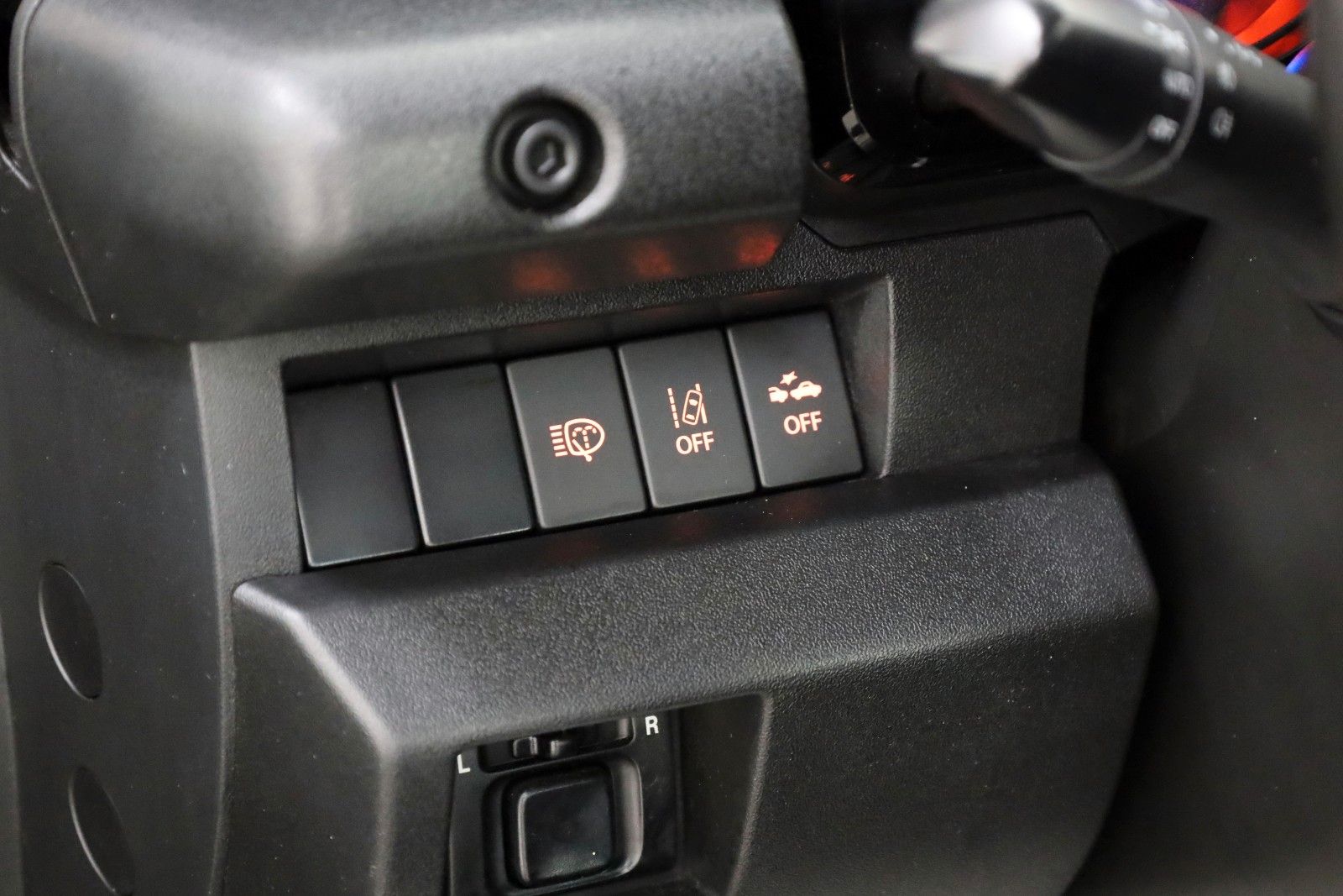 Fahrzeugabbildung Suzuki Jimny Comfort+,AllGrip,4WD,Navi,4 Sitze,AUTOMAT
