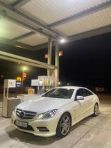 Mercedes-Benz E 250 Coupé (61 TAUSEND KILOMETER) - Mercedes-Benz E 250 in Düsseldorf