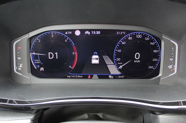 Volkswagen T6.1 Multivan Generation SIX 150PS DSG AHK Stand