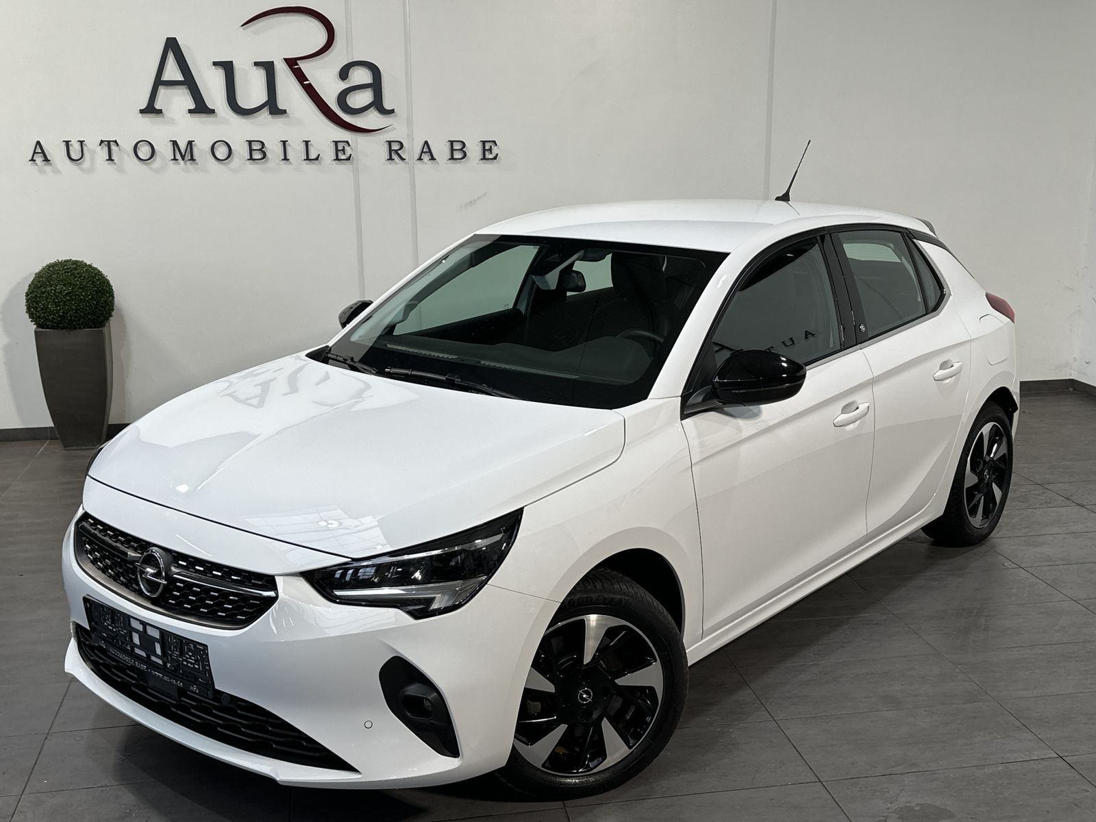 Fahrzeugabbildung Opel Corsa e Elegance NAV+LED+CARPLAY+DAB+180°+ACC+PP