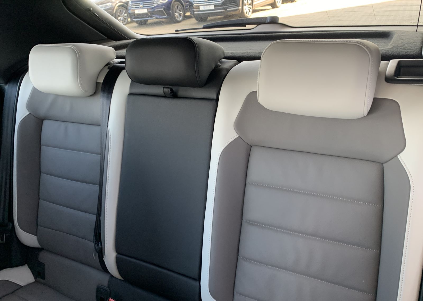 Fahrzeugabbildung Volkswagen T-Roc 1.5 TSI*Sport*LED*ACC*Leder*Cam*Spur*Navi*