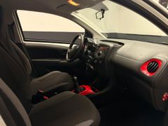 TOYOTA AYGO KLIMAAUTOM ISOFIX 8-FACH FENSTER EL. RADIO