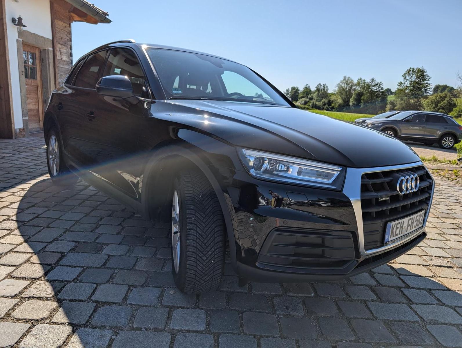 Audi Q5  Quattro DSG XenonPlus Tempo Navi Touch PDC
