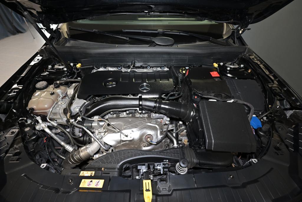 Mercedes-Benz GLB 4M AMG/PANO/AHK/LED/NAVI, миниатюра 12